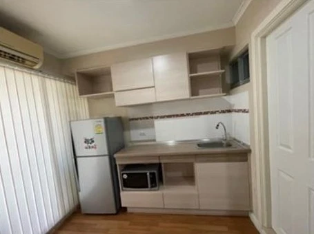 Selling Lumpini Place Ratchayothin, 1 bedroom, 1 bathroom unit with high-quality built-in furniture. Don't miss out!