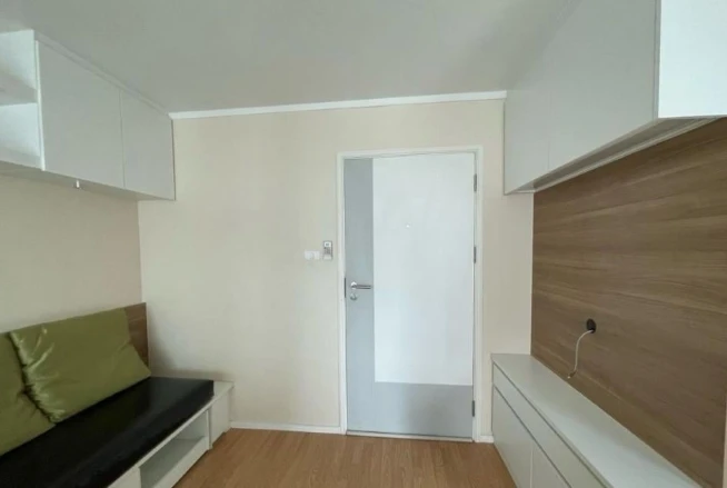 For sale: Lumpini Place Srinakarin-Huamak Station, 10th floor, open view, ready to move in. Interested? Reserve now!