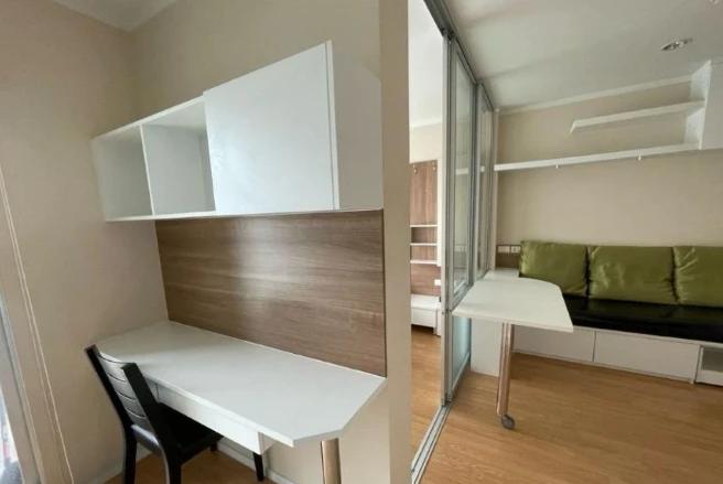 For sale: Lumpini Place Srinakarin-Huamak Station, 10th floor, open view, ready to move in. Interested? Reserve now!