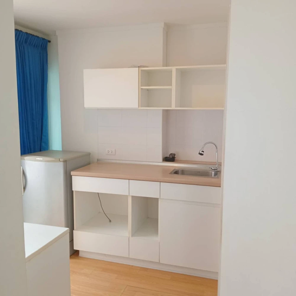 For sale: Lumpini Place Srinakarin-Huamak Station, 20th floor, ready to move in, fully furnished, reserve now, don't miss out.
