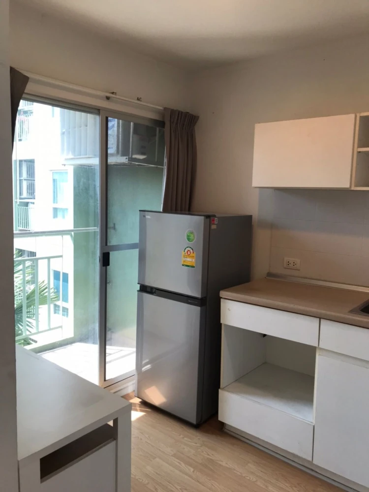 For sale: Lumpini Place Srinakarin-Huamak Station, 4th floor, garden view, no buildings blocking the view. Interested? Reserve now!
