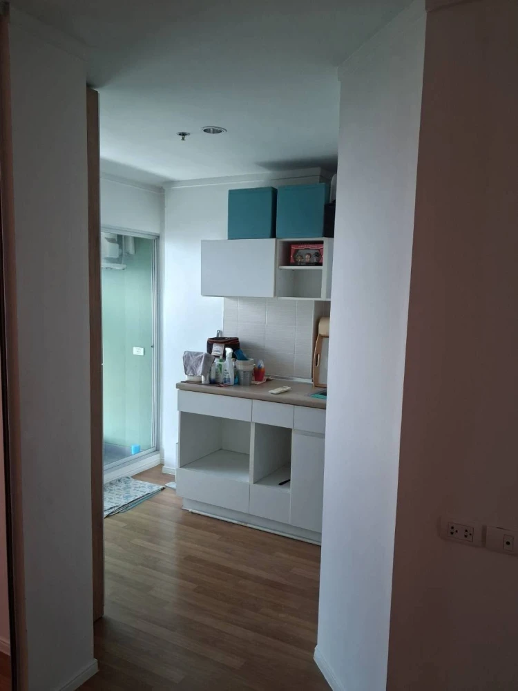 Selling a 1-bedroom, 1-bathroom unit at Lumpini Place Suksawat - Rama 2. Prime location with complete amenities. Don't miss out!