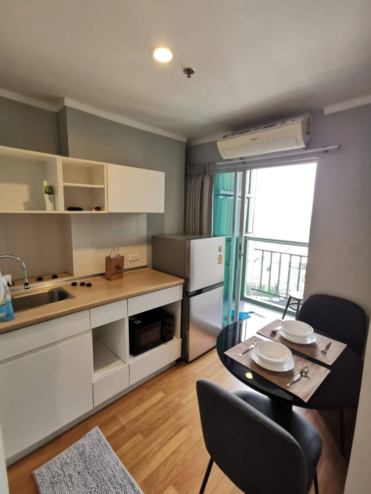 Selling Lumpini Place Suksawat - Rama 2, 20th floor, partitioned unit, fully furnished. Interested buyers please contact immediately.
