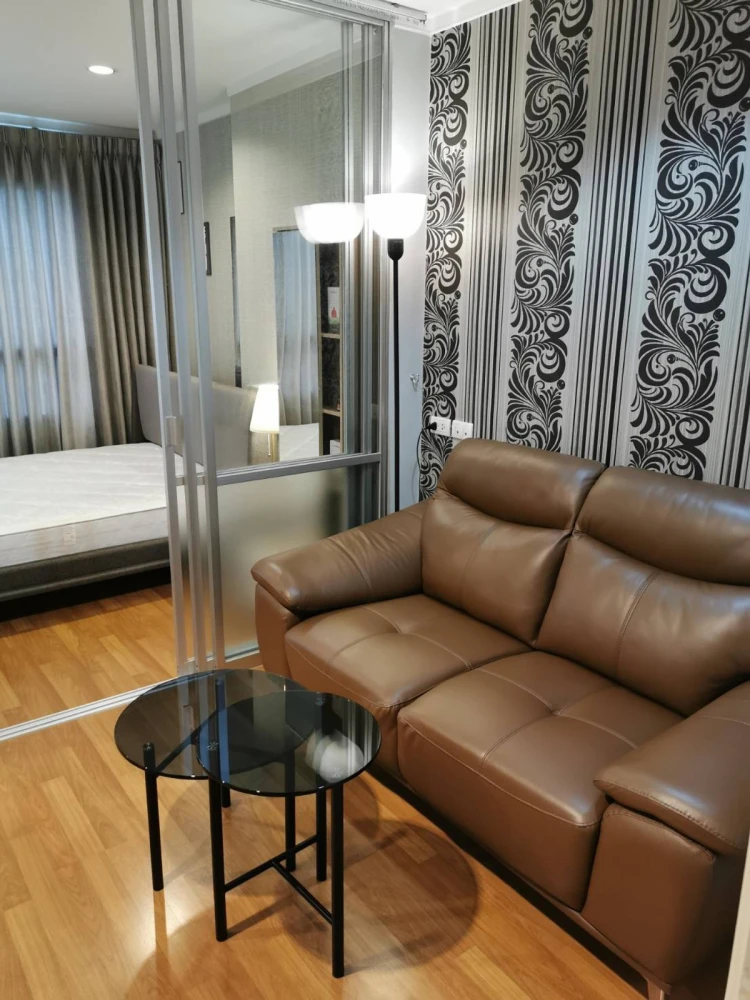 Selling Lumpini Place Suksawat - Rama 2, 20th floor, partitioned unit, fully furnished. Interested buyers please contact immediately.