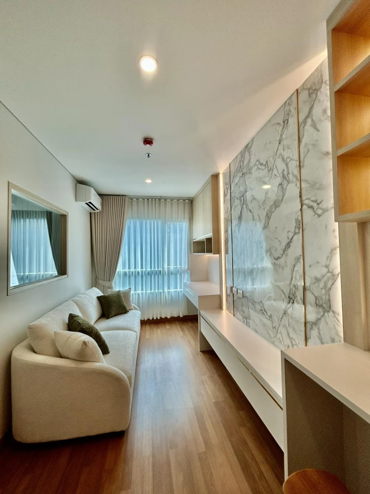 Selling a fully furnished, beautiful and comfortable 5th-floor unit at Lumpini Place Taopoon - Interchange. Book now!