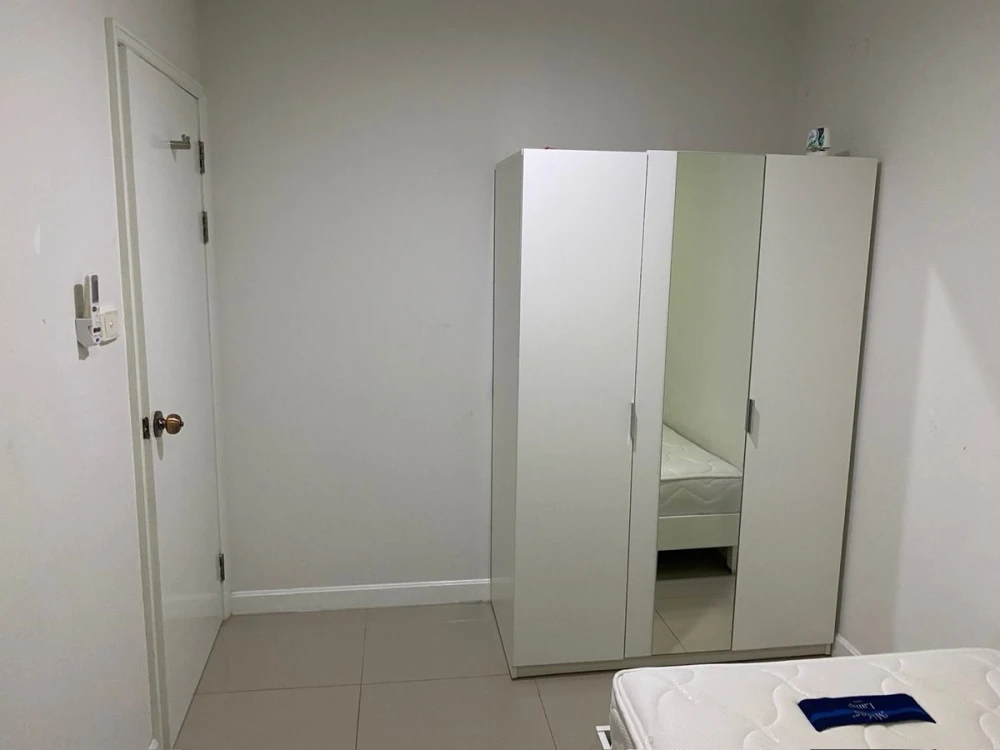 For sale: Lumpini Place Water Cliff, 2 bedrooms, high floor, beautiful view, ready to move in, reserve now, don't miss out.