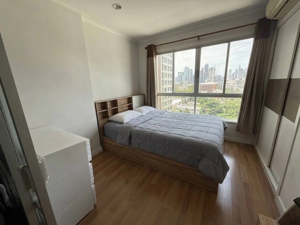 For Sale: Lumpini Place Rama 4 - Kluaynamthai. Features a wide city view from a well-positioned high floor—no obstructing buildings. Fully furnished a images