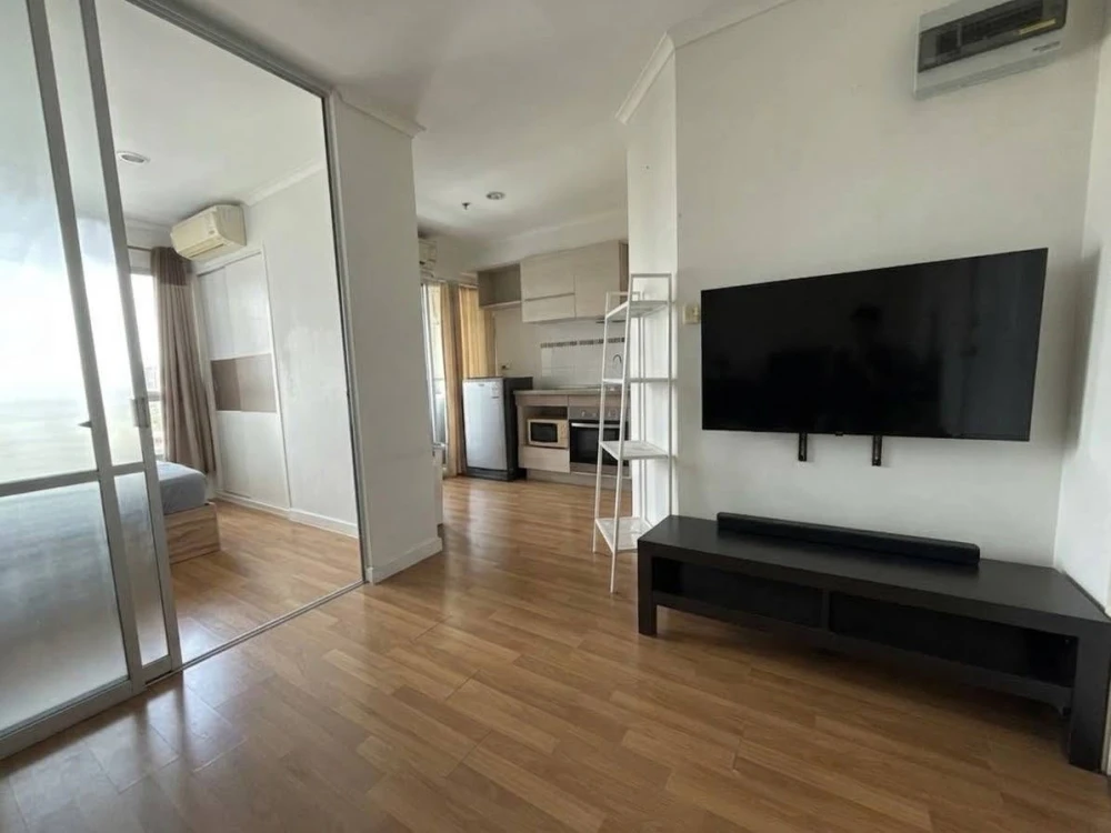 For Sale: Lumpini Place Rama 4 - Kluaynamthai. Features a wide city view from a well-positioned high floor—no obstructing buildings. Fully furnished a