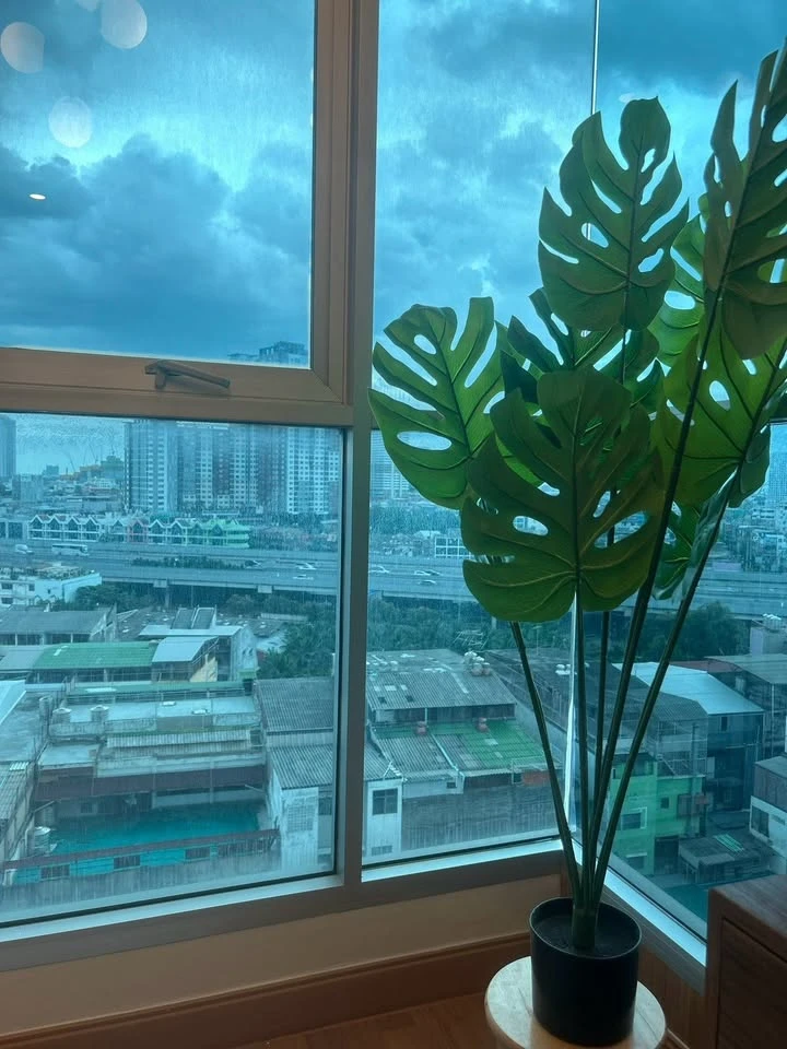 For Sale: Lumpini Place Ratchada-Sathu. Beautifully decorated throughout; comes fully furnished and equipped with all appliances. Book now before you