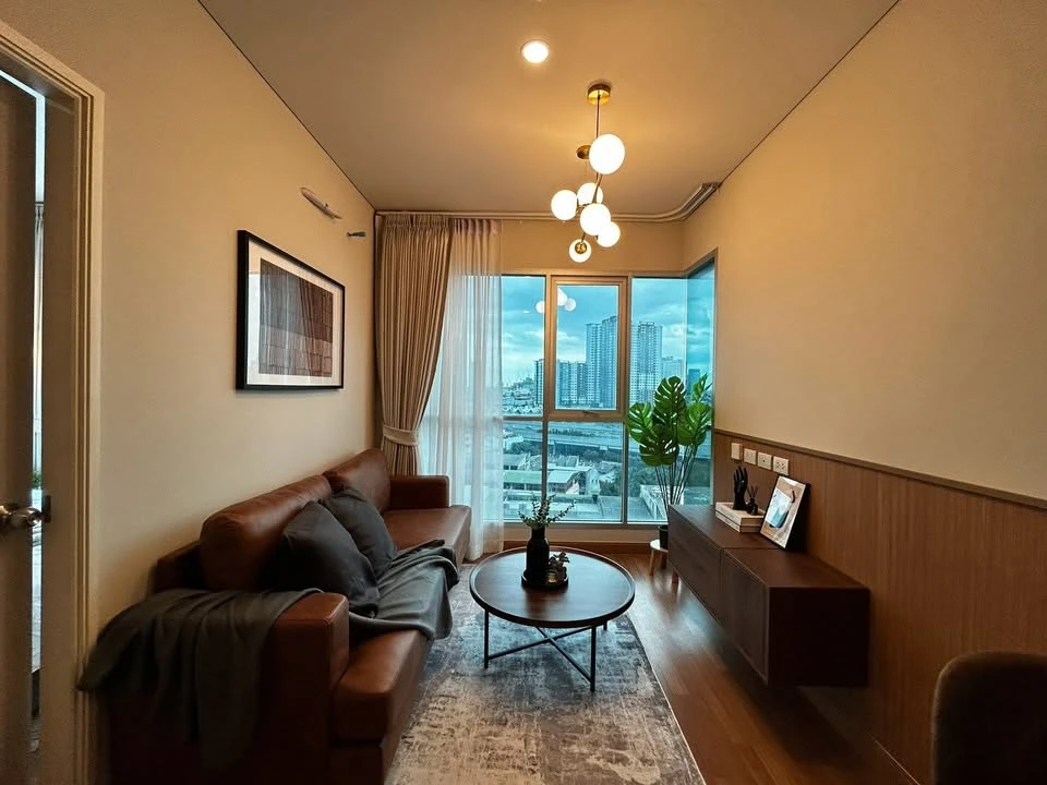 For Sale: Lumpini Place Ratchada-Sathu. Beautifully decorated throughout; comes fully furnished and equipped with all appliances. Book now before you