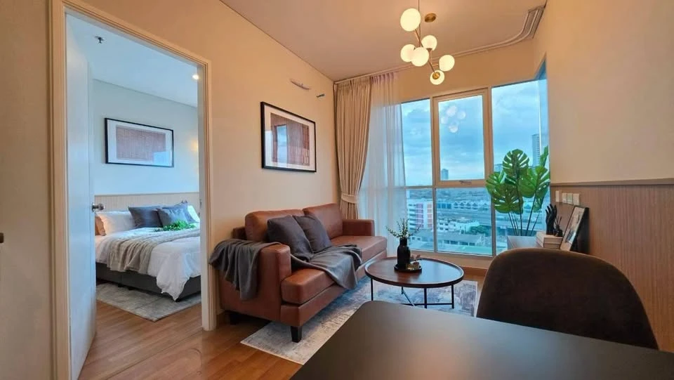 For Sale: Lumpini Place Ratchada-Sathu. Beautifully decorated throughout; comes fully furnished and equipped with all appliances. Book now before you