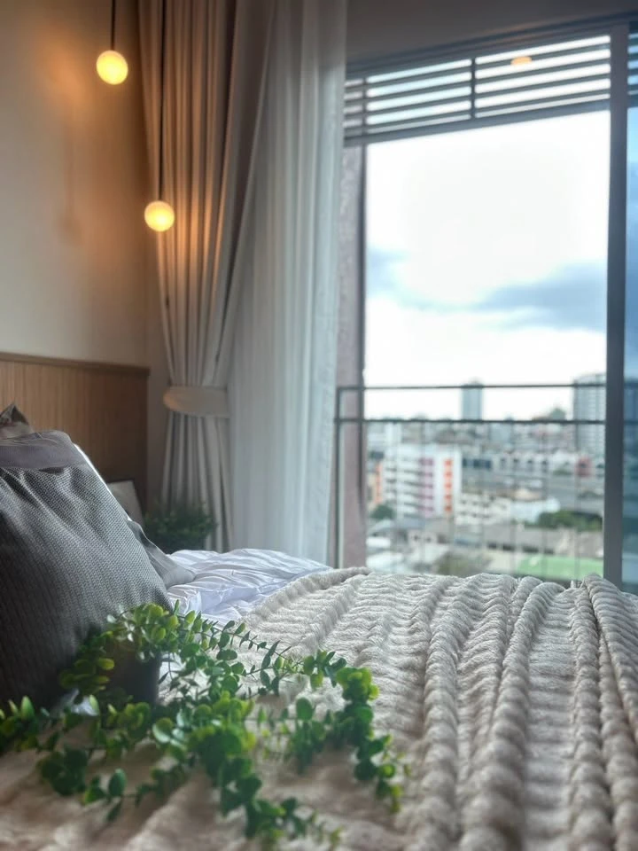 For Sale: Lumpini Place Ratchada-Sathu. Beautifully decorated throughout; comes fully furnished and equipped with all appliances. Book now before you