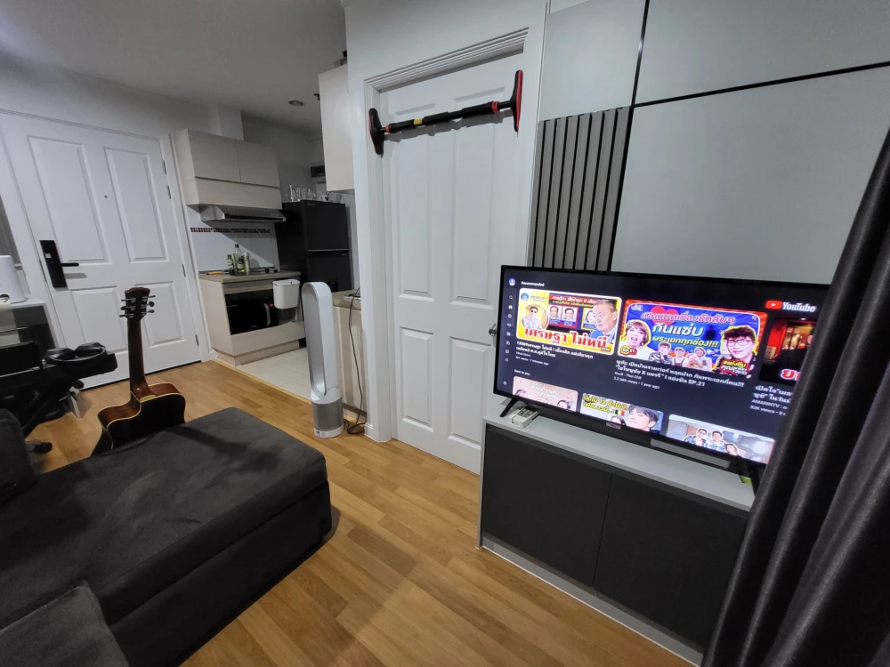 Lumpini Place Ratchayothin for sale. Beautiful built-in furniture and appliances included. Opposite Major Ratchayothin. Book now!