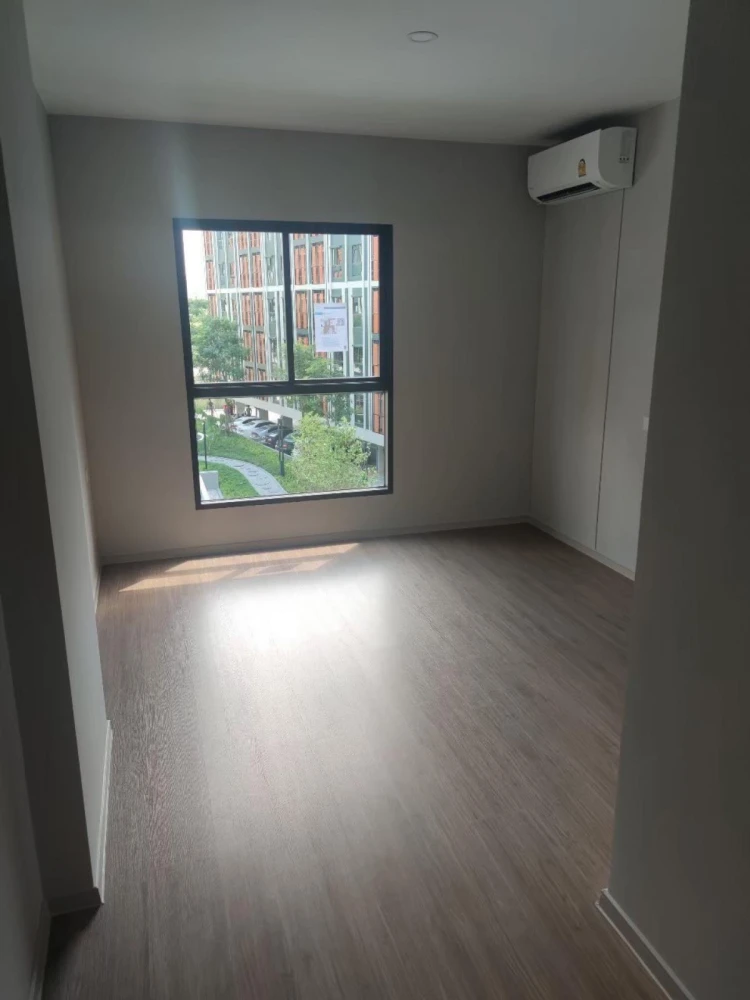 For sale: Lumpini Selected Charan 65 - Sirindhorn Station, 4th floor, corner room, pool view. Interested in becoming an owner? Reserve now!