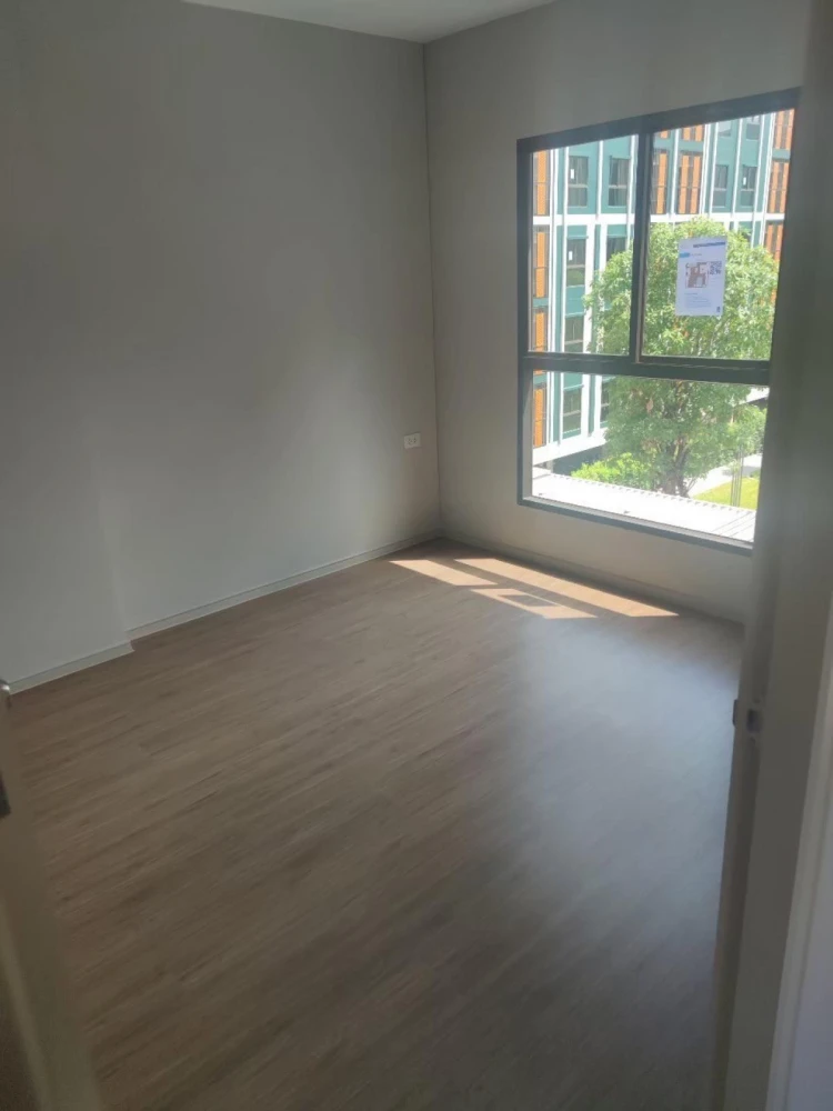 For sale: Lumpini Selected Charan 65 - Sirindhorn Station, 4th floor, corner room, pool view. Interested in becoming an owner? Reserve now!