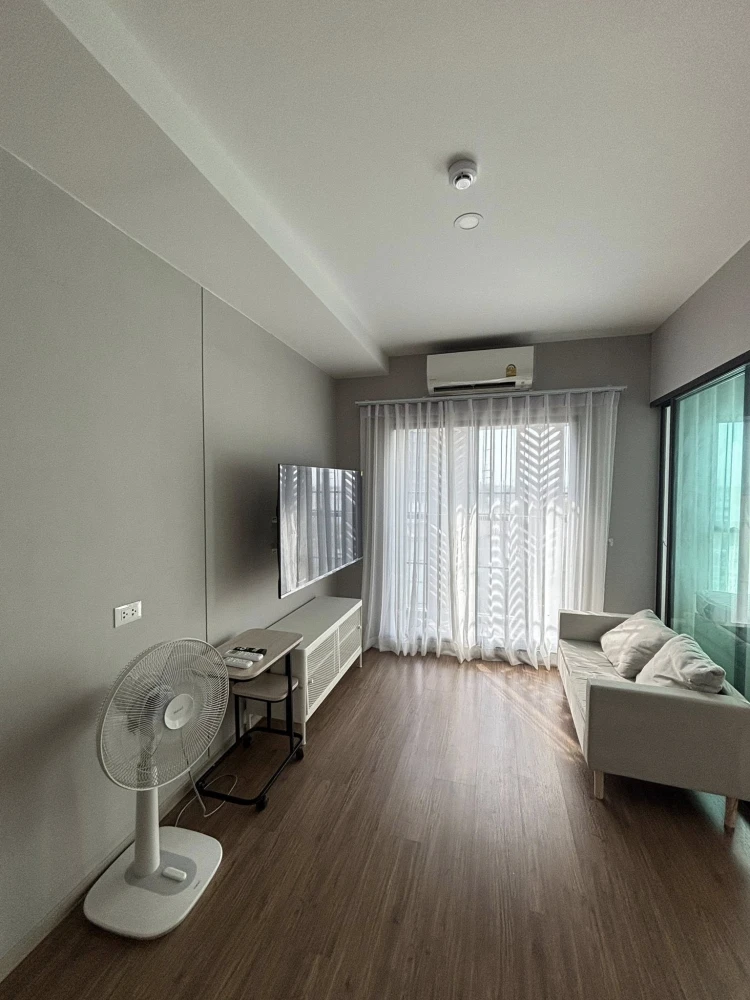 Selling Lumpini Selected Charan 65 - Sirithorn Station. Comfortable, uncrowded layout with good ventilation and unobstructed views. Book now!