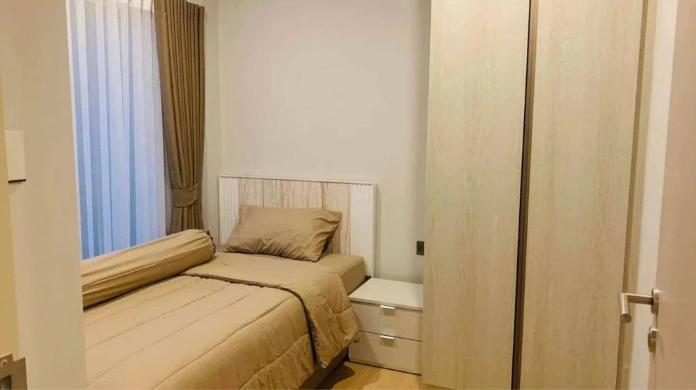 Selling Lumpini Suite Dindaeng-Ratchaprarop, 2 bedrooms, spacious living area, fully furnished. Book now!