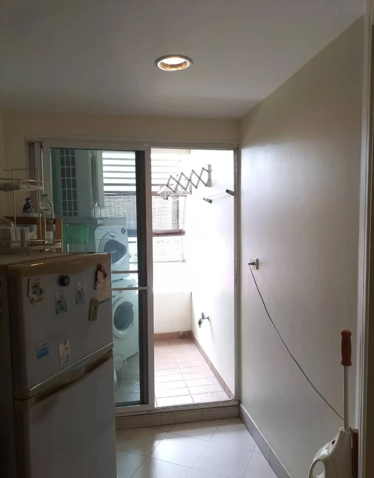 Selling Lumpini Suite Ratchada - Rama 3. Beautiful, spacious, and airy room, ready to move in. Fully furnished with appliances. Book now!