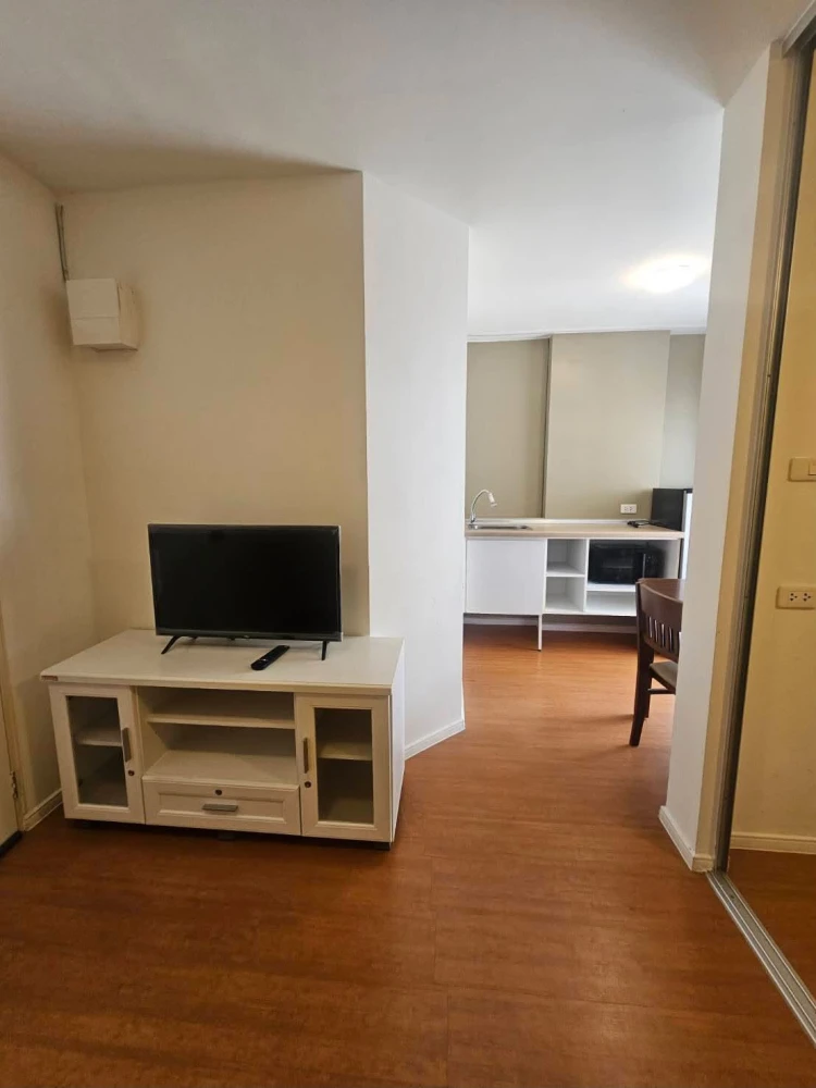 Selling Lumpini Township Rangsit Klong 1, 1 bedroom, 1 bathroom, fully furnished. Great location! Book now!