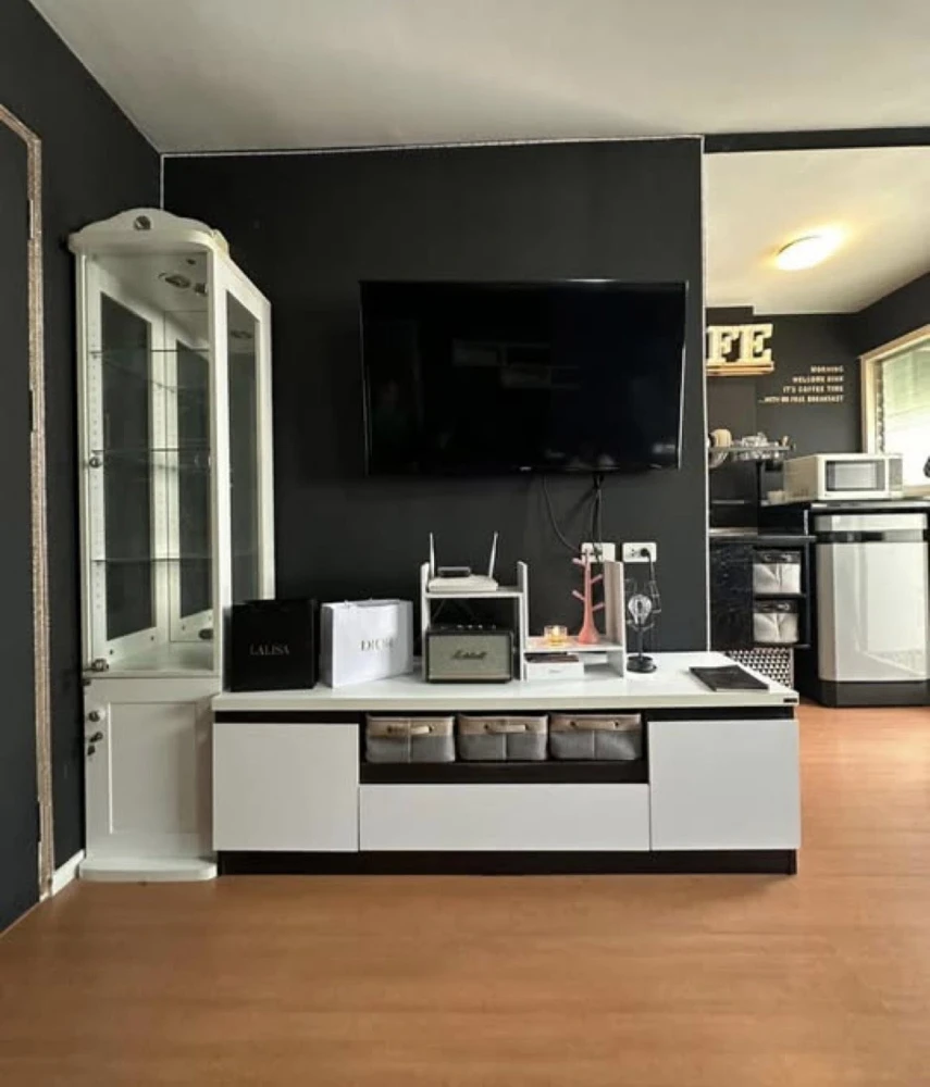 For sale: Lumpini Township Rangsit Klong 1, 7th floor, nice room, fully furnished. Interested? Hurry and reserve now!