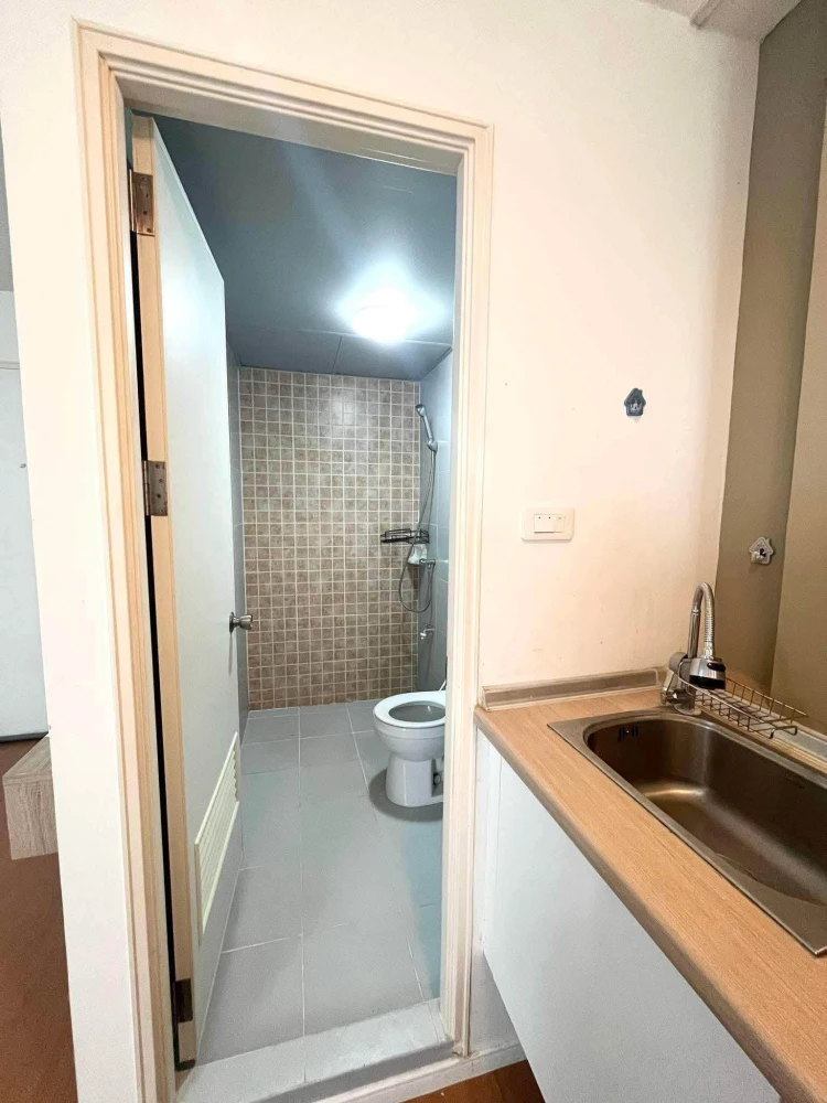 For Sale: Unit at Lumpini Township Rangsit Klong 1 (3rd floor). Great location, full facilities. Book now!