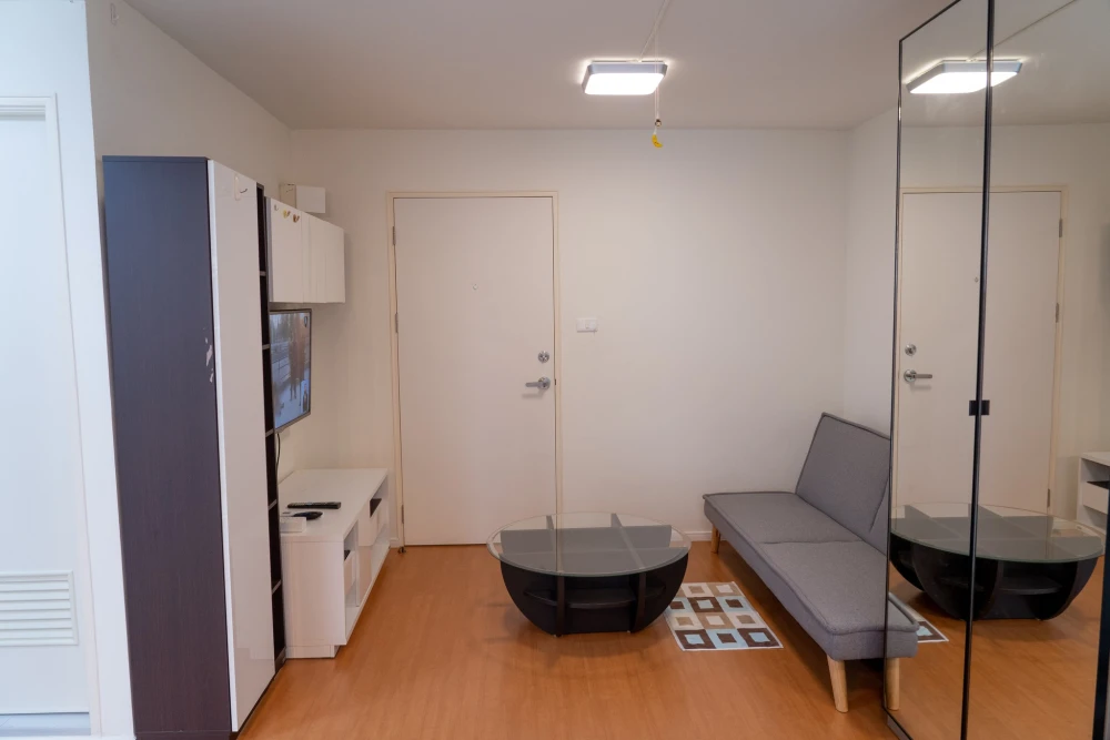 Selling a lovely 3rd-floor unit at Lumpini Township Rangsit Klong 1. Excellent location and complete amenities. Don't miss out!