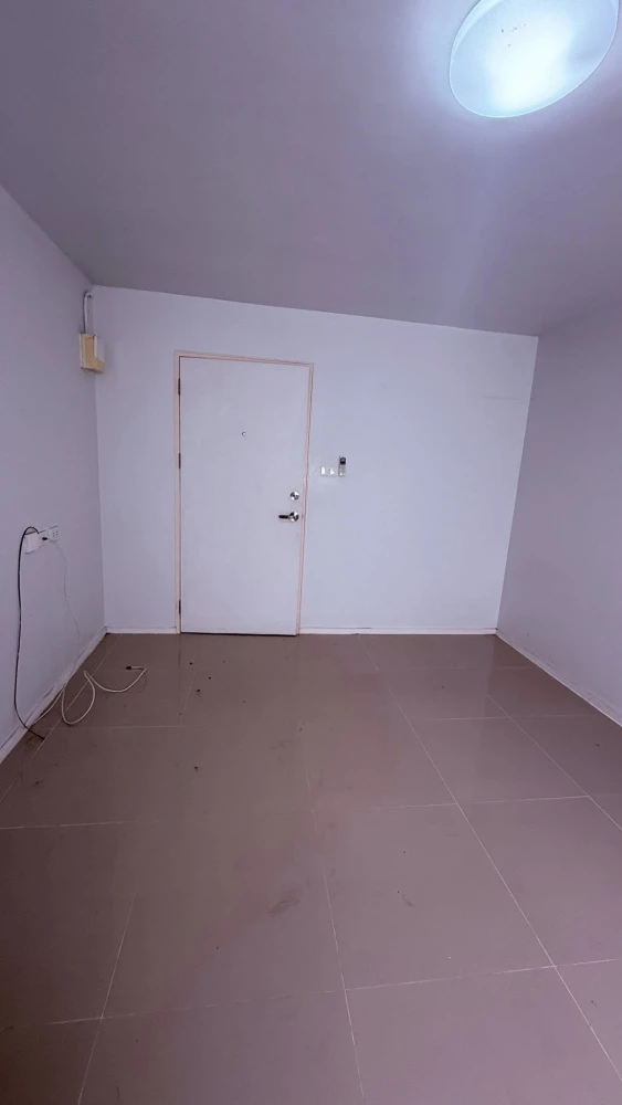 Selling a lovely 1-bedroom unit at Lumpini Township Rangsit Klong 1, 4th floor, fully furnished. Don't miss this great deal!