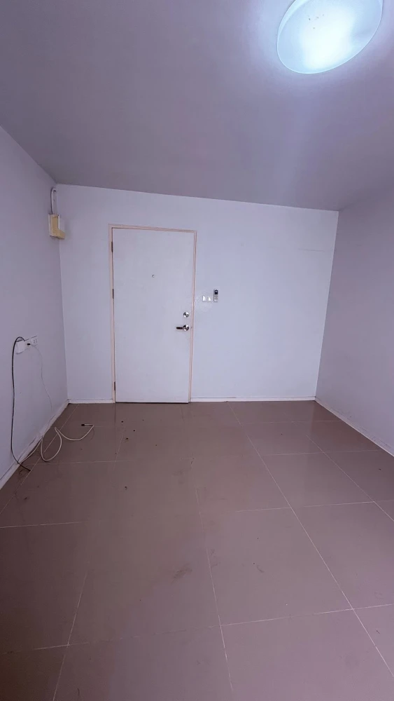 Selling a lovely 1-bedroom unit at Lumpini Township Rangsit Klong 1, 4th floor, fully furnished. Don't miss this great deal!