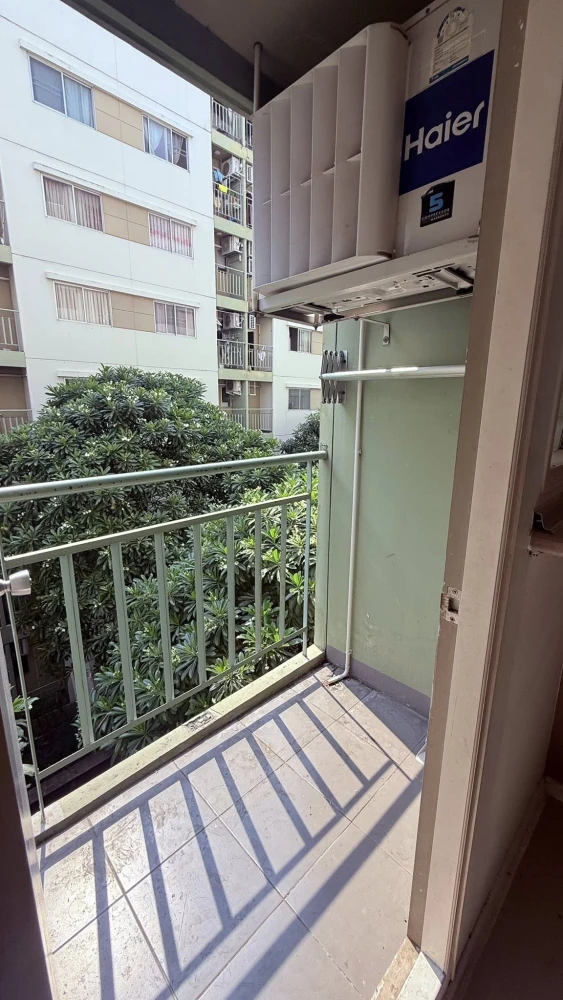 Selling a lovely 1-bedroom unit at Lumpini Township Rangsit Klong 1, 4th floor, fully furnished. Don't miss this great deal!