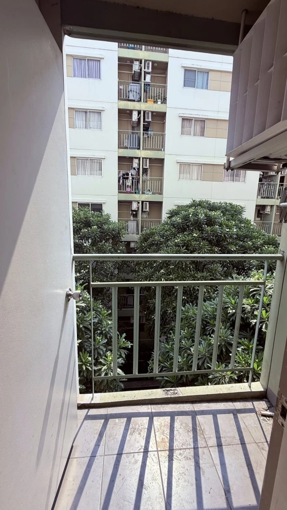 Selling a lovely 1-bedroom unit at Lumpini Township Rangsit Klong 1, 4th floor, fully furnished. Don't miss this great deal!