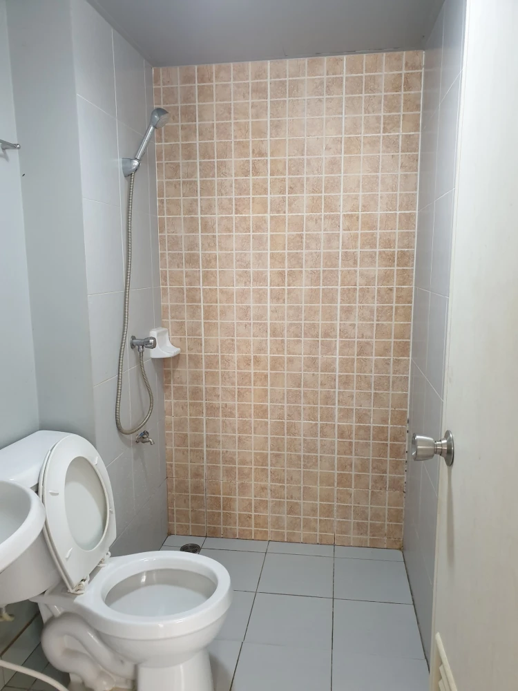 For sale: Lumpini Township Rangsit Klong 1, a nice room, fully furnished. Don't miss out on this great deal.