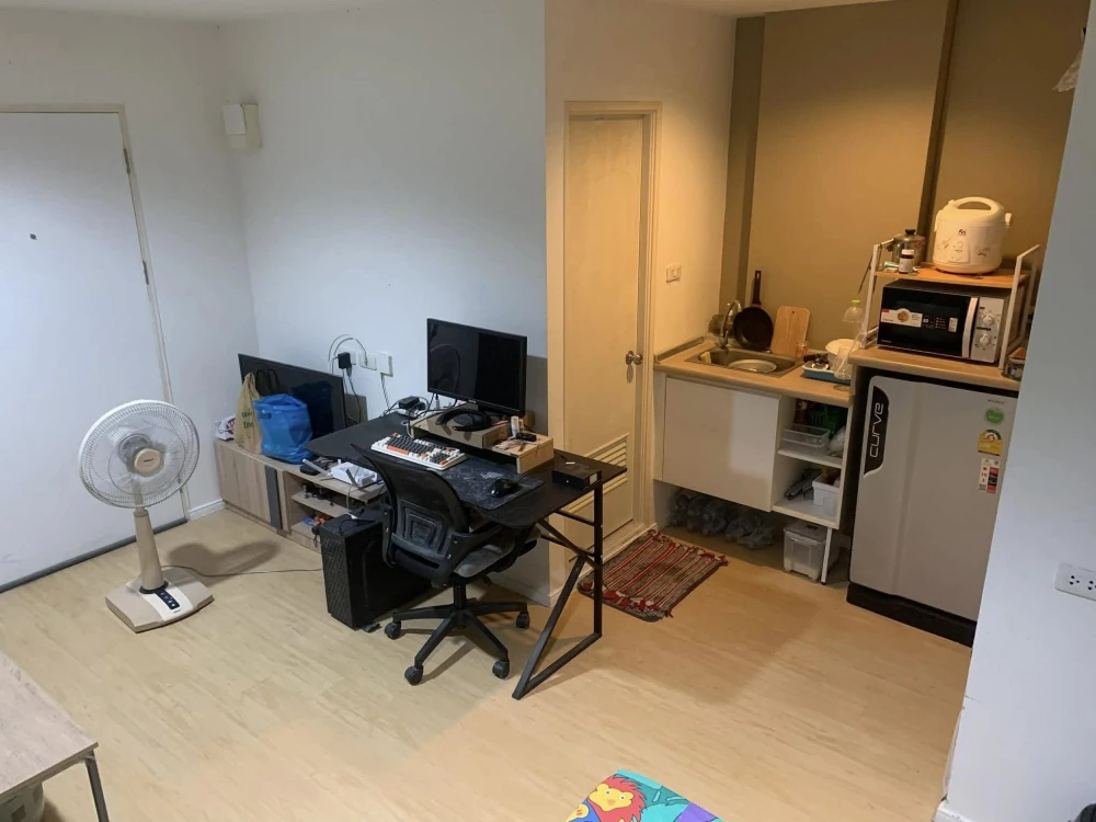 Selling a fully furnished 1-bedroom unit at Lumpini Township Rangsit Klong 1. Ready to move in! Book now!
