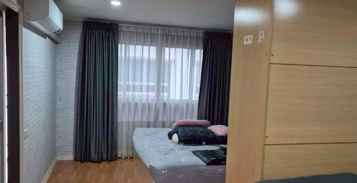 Selling a fully furnished, ready-to-move-in unit at Lumpini Ville Cultural Center, 5th floor. Interested? Book now!