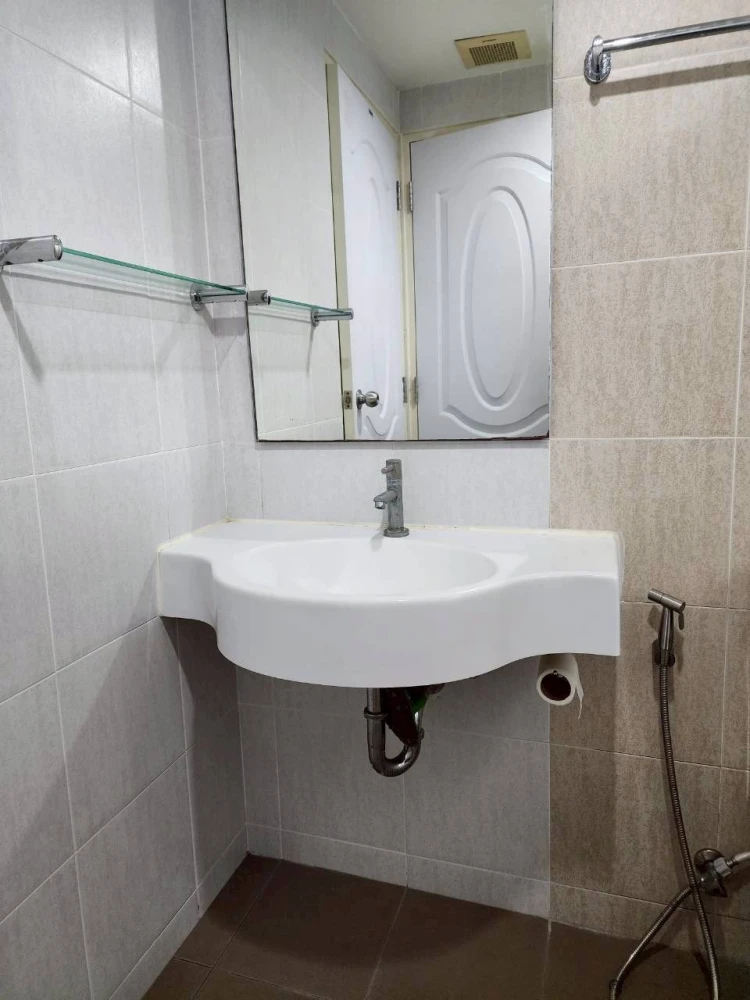 For sale: Lumpini Ville Naklua - Wongamat. Nice room, lots of usable space, good location, beautiful view, not blocked. Reserve now!