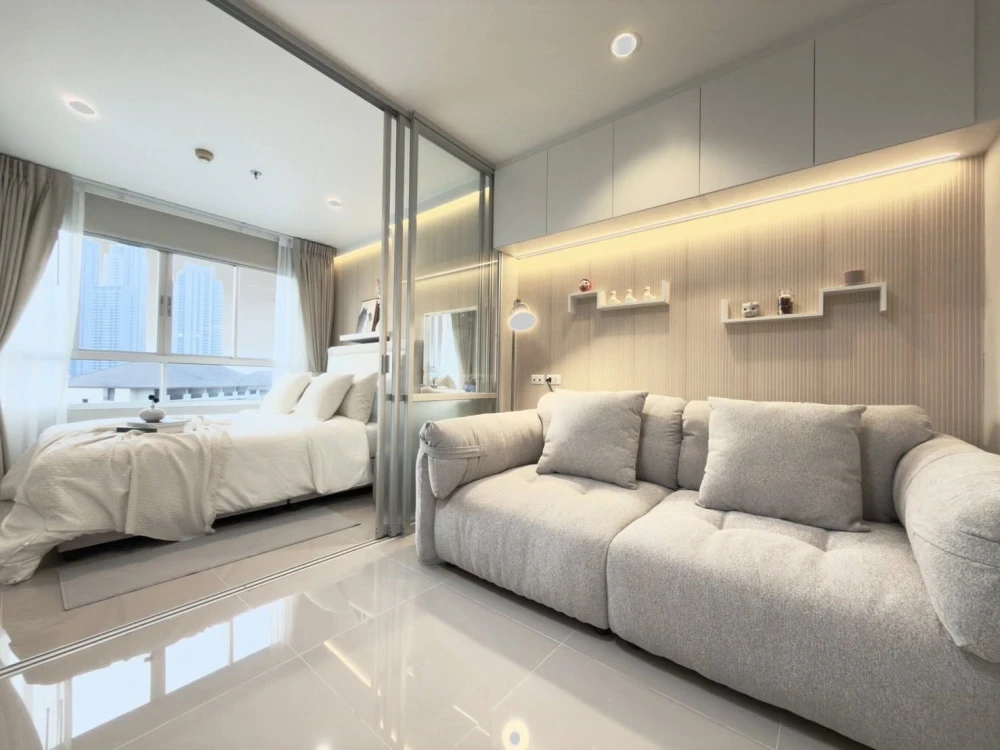 Selling a beautifully decorated Lumpini Ville Naklua - Wongamat unit with high-quality built-in furniture. Don't miss out!