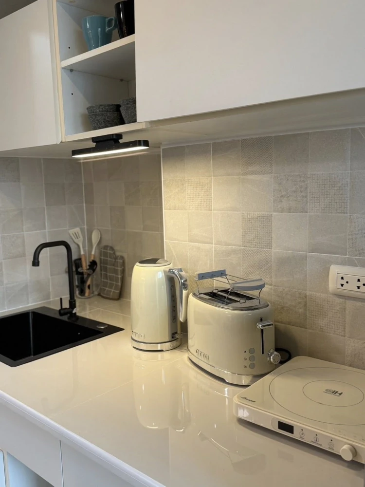 Selling a beautifully decorated Lumpini Ville Naklua - Wongamat unit with high-quality built-in furniture. Don't miss out!