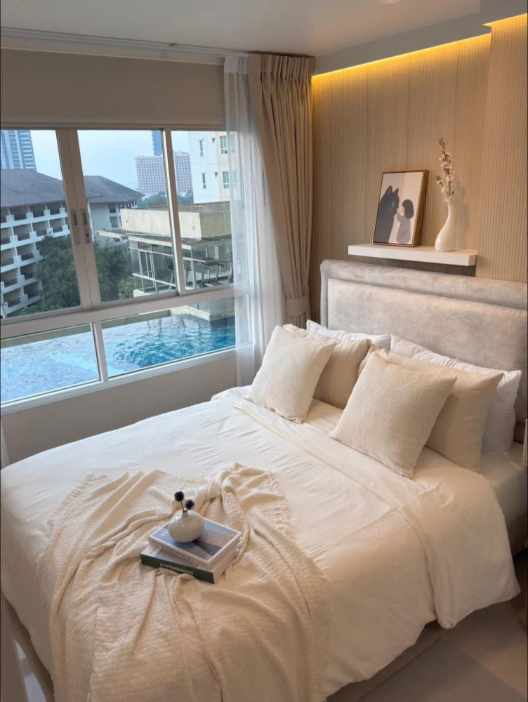 Selling a beautifully decorated Lumpini Ville Naklua - Wongamat unit with high-quality built-in furniture. Don't miss out!