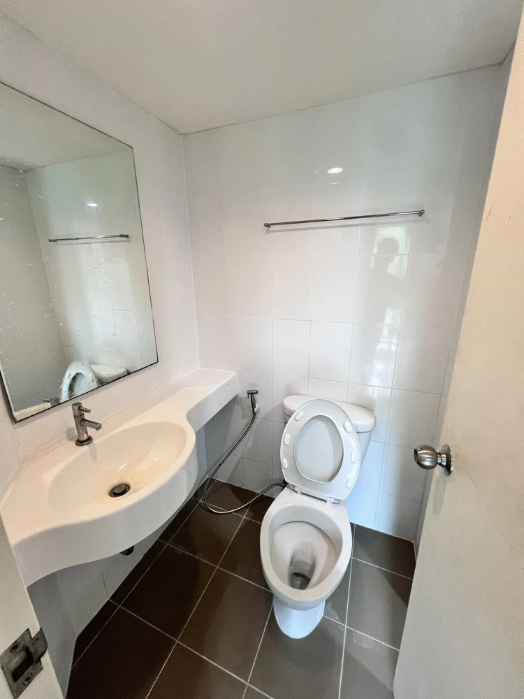 For sale: Lumpini Ville Onnut – Ladkrabang, 1 bedroom, 1 bathroom, fully furnished, ready to move in.