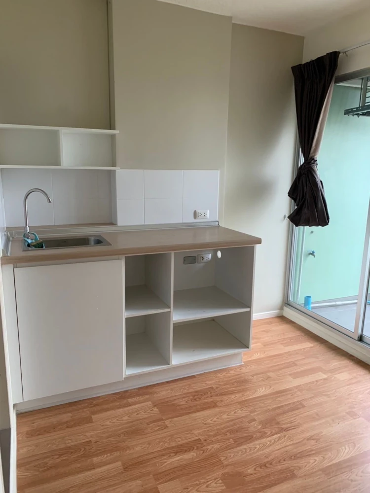 For sale: Lumpini Ville Onnut – Ladkrabang, 4th floor, empty room, good project, interested in owning, hurry and reserve now.