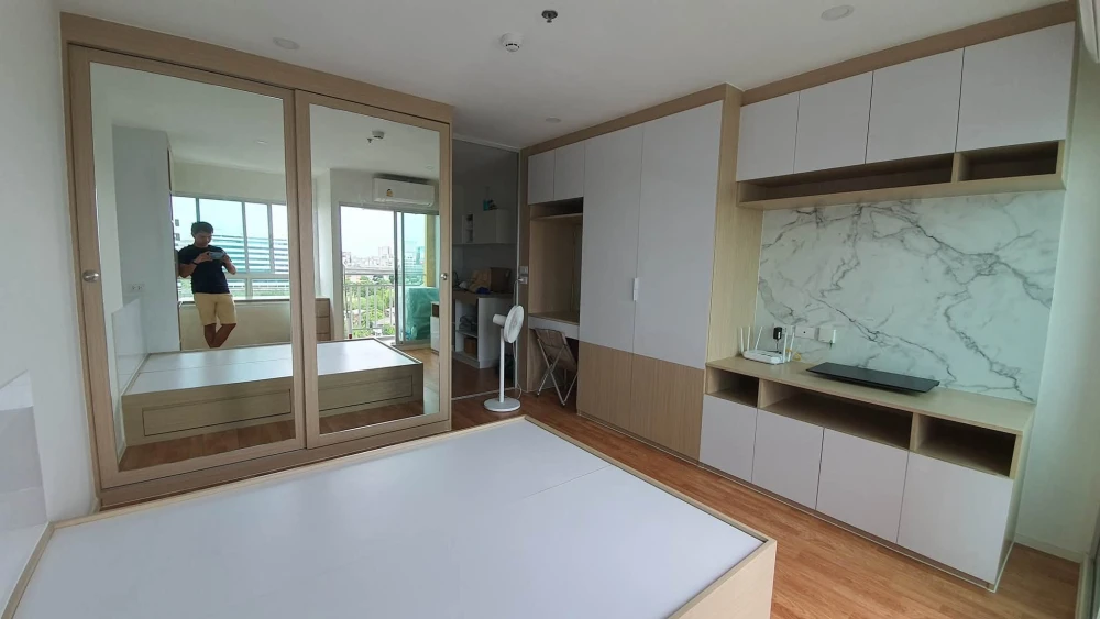 Selling a Lumpini Ville Pattanakarn-Srinakarin condo, 9th floor, with high-quality built-in furniture. You'll regret missing this opportunity!