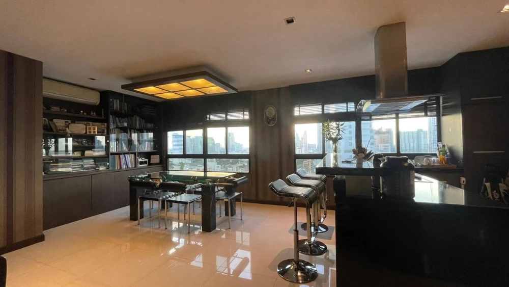 ขาย Lumpini Ville Phahol-Sutthisarn ห้องกว้างมาก มี 3 นอน 3 น้ำ พร้อมเฟอร์บิวท์อิน รีบจองเลย