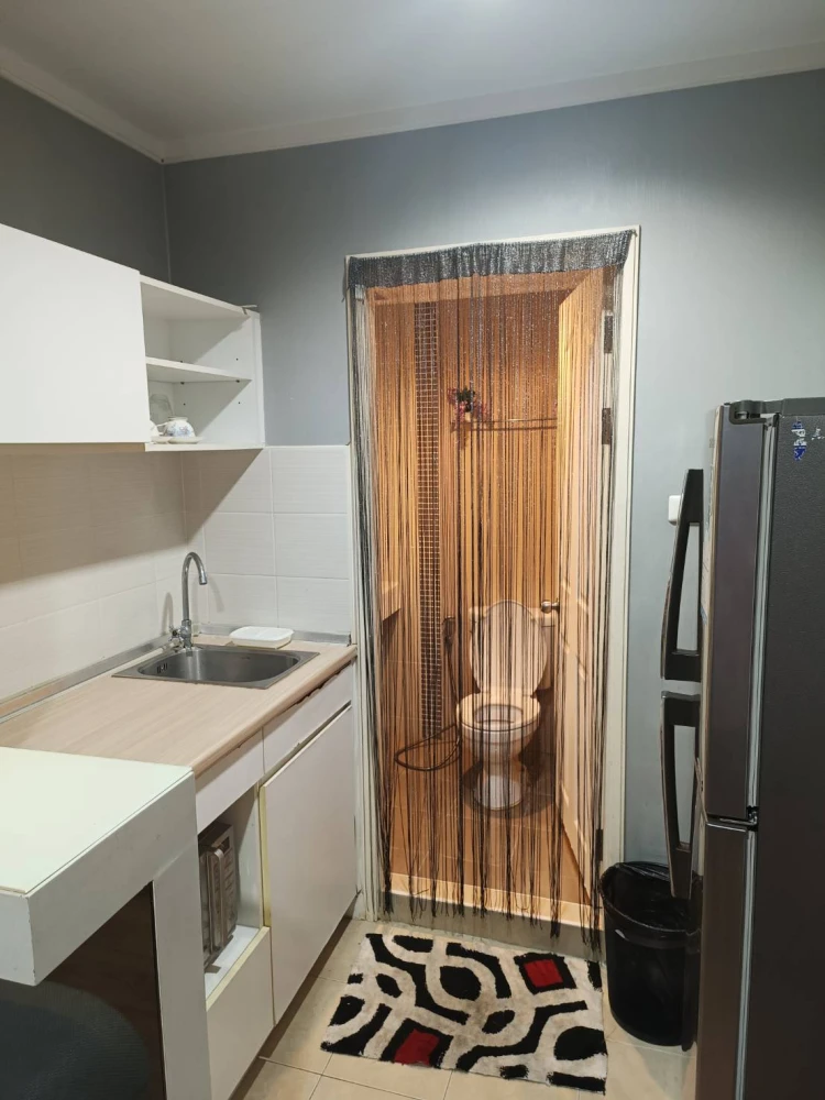 For sale Lumpini Ville Phibulsongkhram-Rivervie, front room on the 22nd floor, view of the Chao Phraya River, wall with wallpaper and built-in bar cou