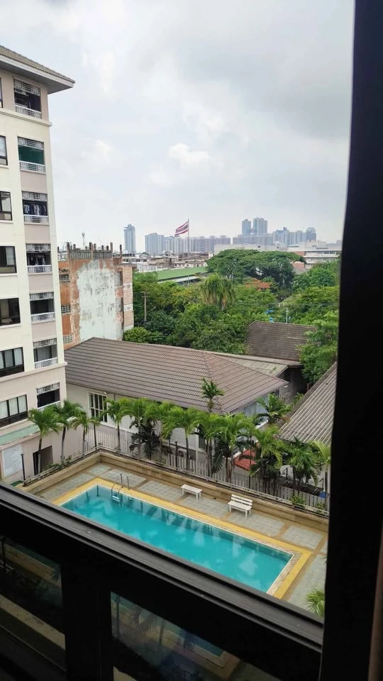 For sale: Lumpini Ville Phra Mae Maree–Sathorn, 6th floor, empty room, nice to live in. If interested, hurry and reserve now!