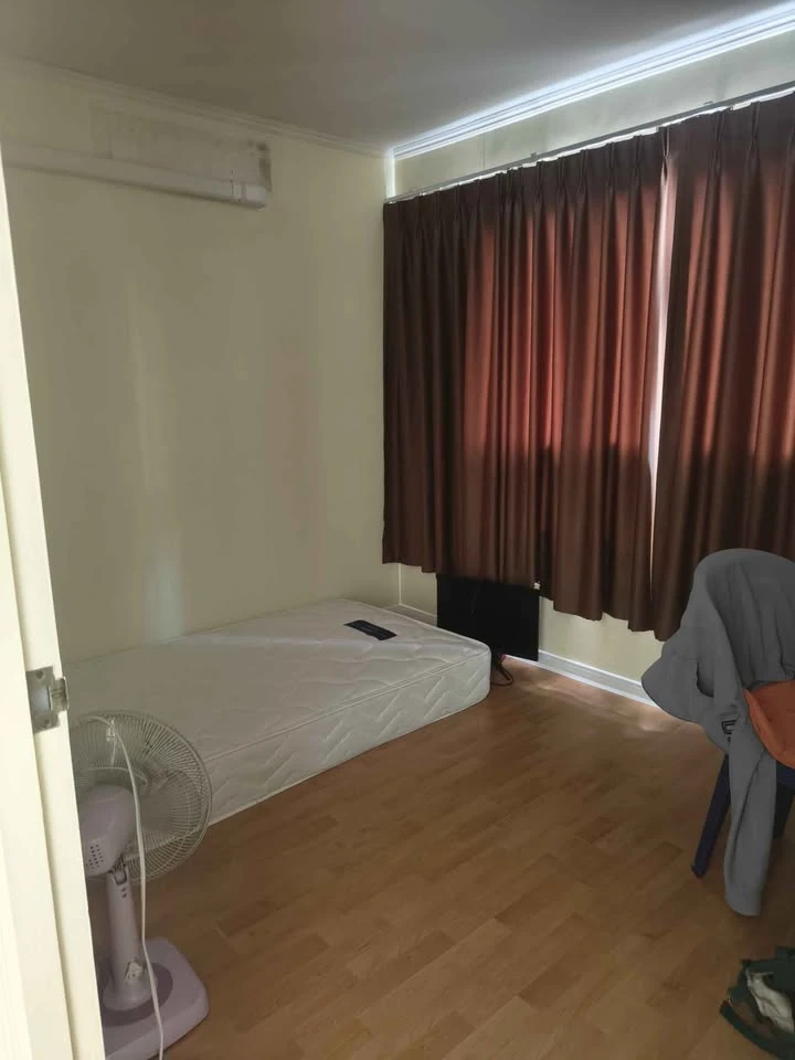 For sale: Lumpini Ville Phra Mae Maree–Sathorn, 6th floor, empty room, nice to live in. If interested, hurry and reserve now!