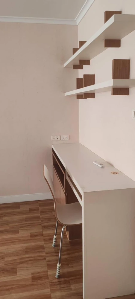 Selling a great-living unit at Lumpini Ville Ramkamhaeng 26. Fully furnished with appliances. Don't miss out!