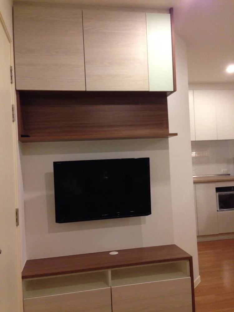 Selling Lumpini Ville Ramkhamhaeng 60/2, corner unit. High privacy, balcony not adjacent to other units, good breeze, not hot in the afternoon. Book q