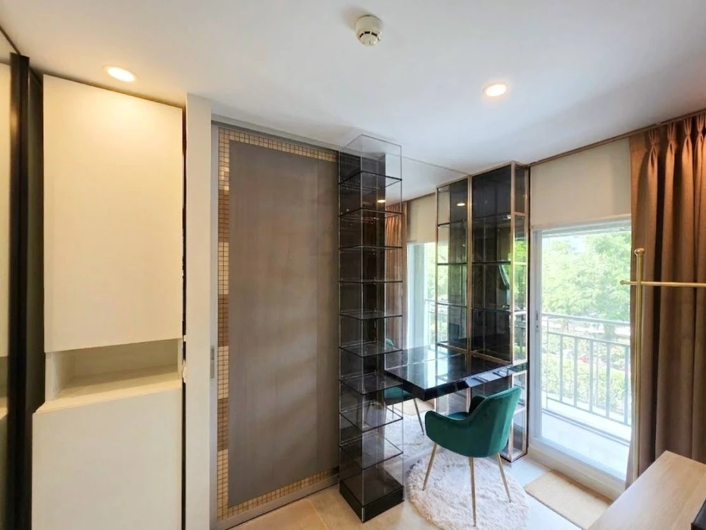 Selling Lumpini Ville Ratburana - Riverview, 2 combined units with large usable space and stunning, coordinated interior design. Don't miss out!