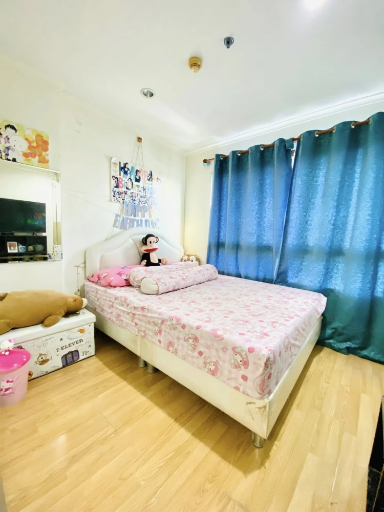 Selling a high-floor unit at Lumpini Ville Ratburana-Riverview. The unit is unfurnished but has a beautiful view. Book now!