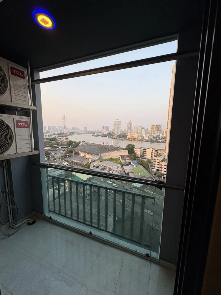 Selling a lovely condo at Lumpini Ville Ratburana-Riverview. It comes with high-quality built-in furniture. Don't miss out!