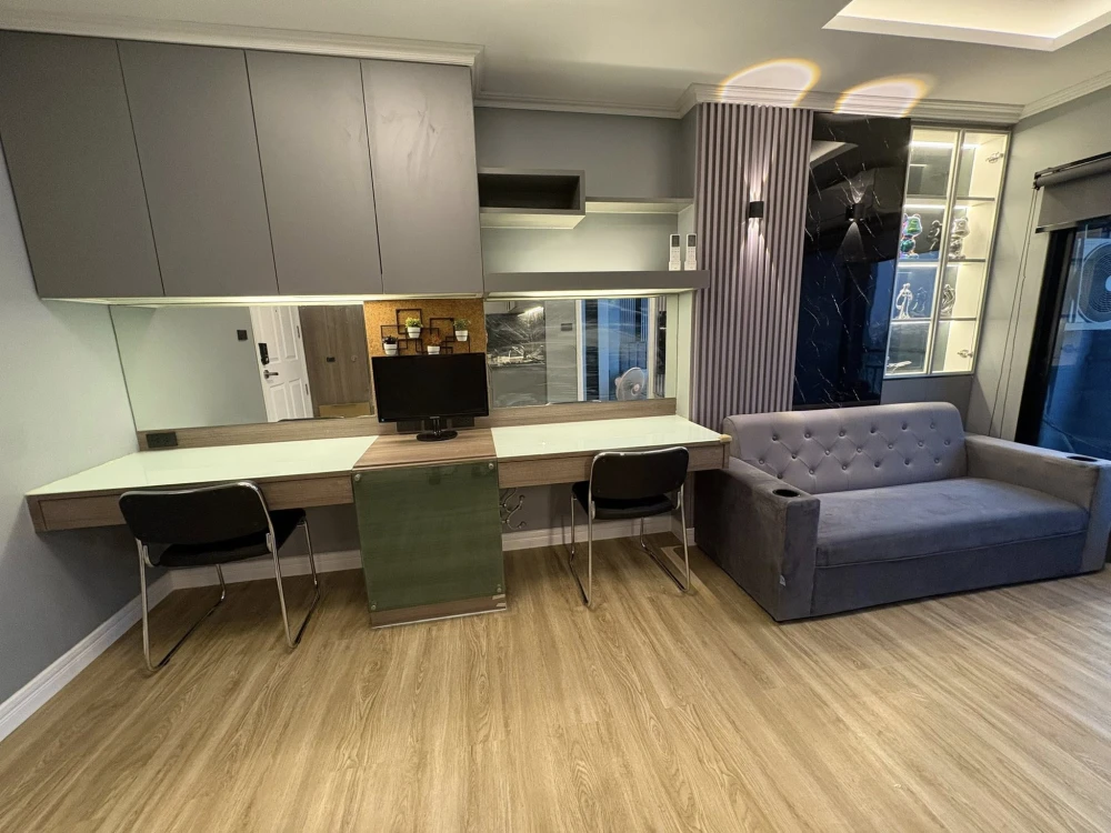 Selling a lovely condo at Lumpini Ville Ratburana-Riverview. It comes with high-quality built-in furniture. Don't miss out!